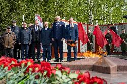 В поселке Тюльган Оренбургской области зажжен Вечный огонь